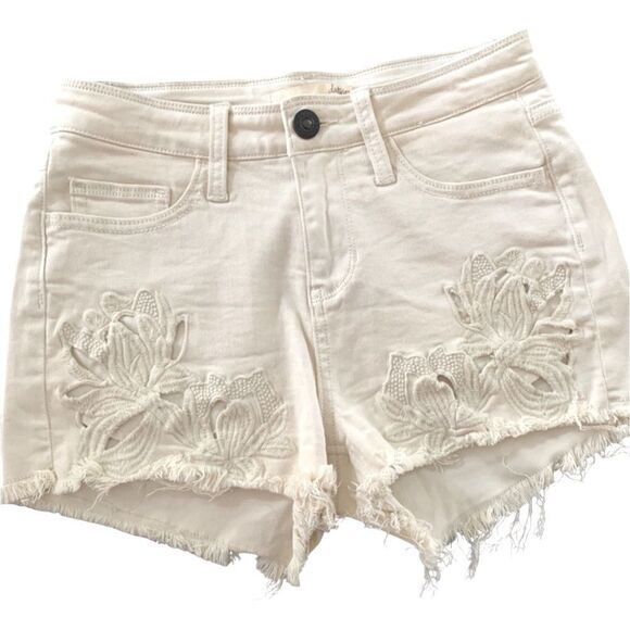 DayTrip Capricorn High Rise Boho Floral Embroidered Festival Shorts size 24 - Picture 1 of 13